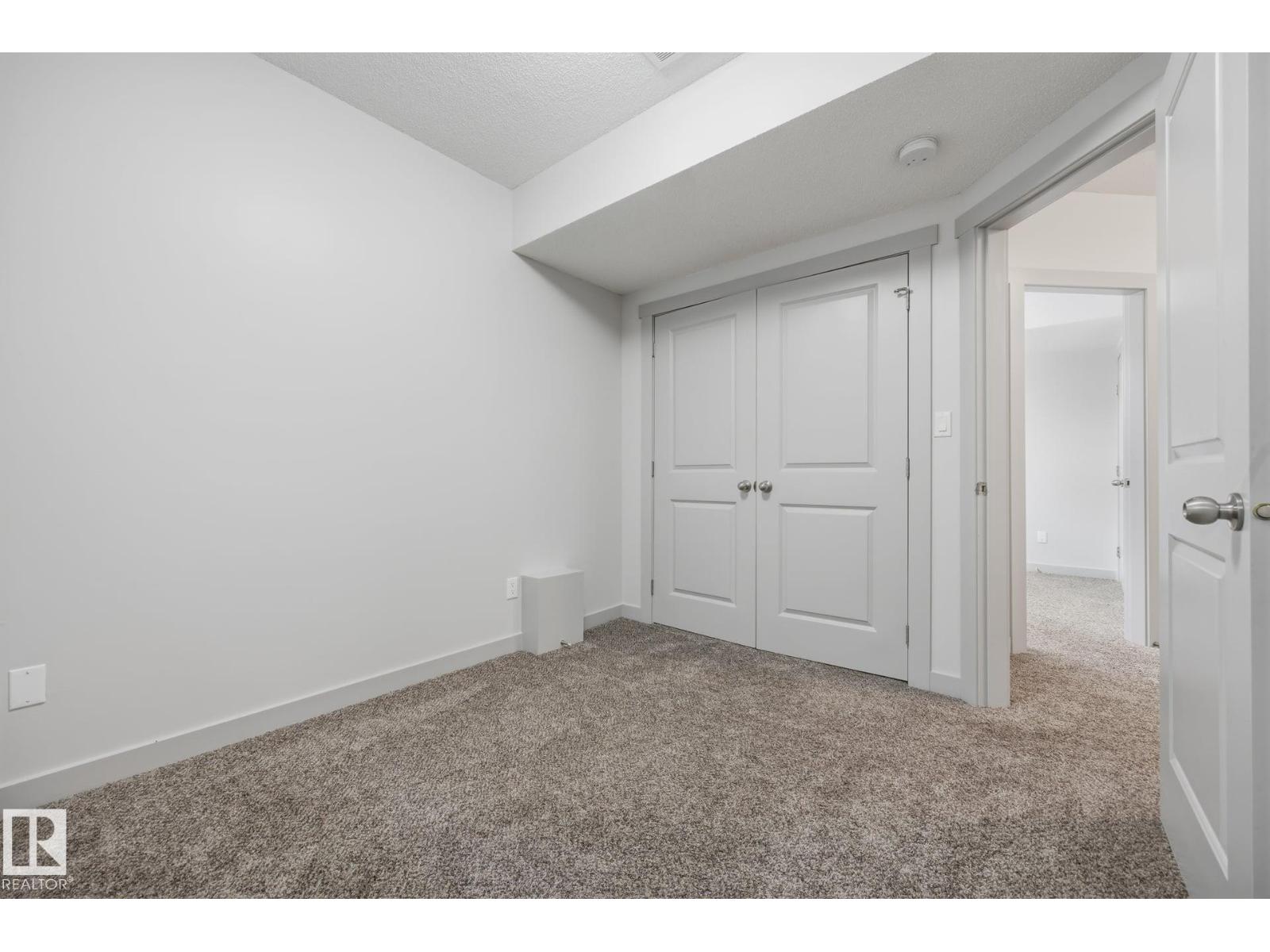 8952 81 AV NW - Image 40
