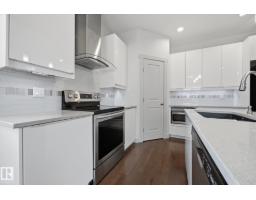 8952 81 Av Nw, Edmonton, AB T6C0W8 Photo 16