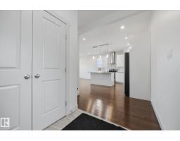 8952 81 Av Nw, Edmonton, AB T6C0W8 Photo 11