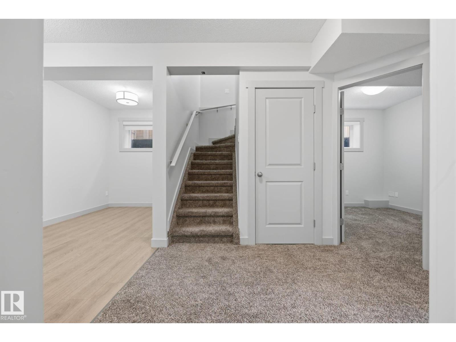 8952 81 AV NW - Image 35