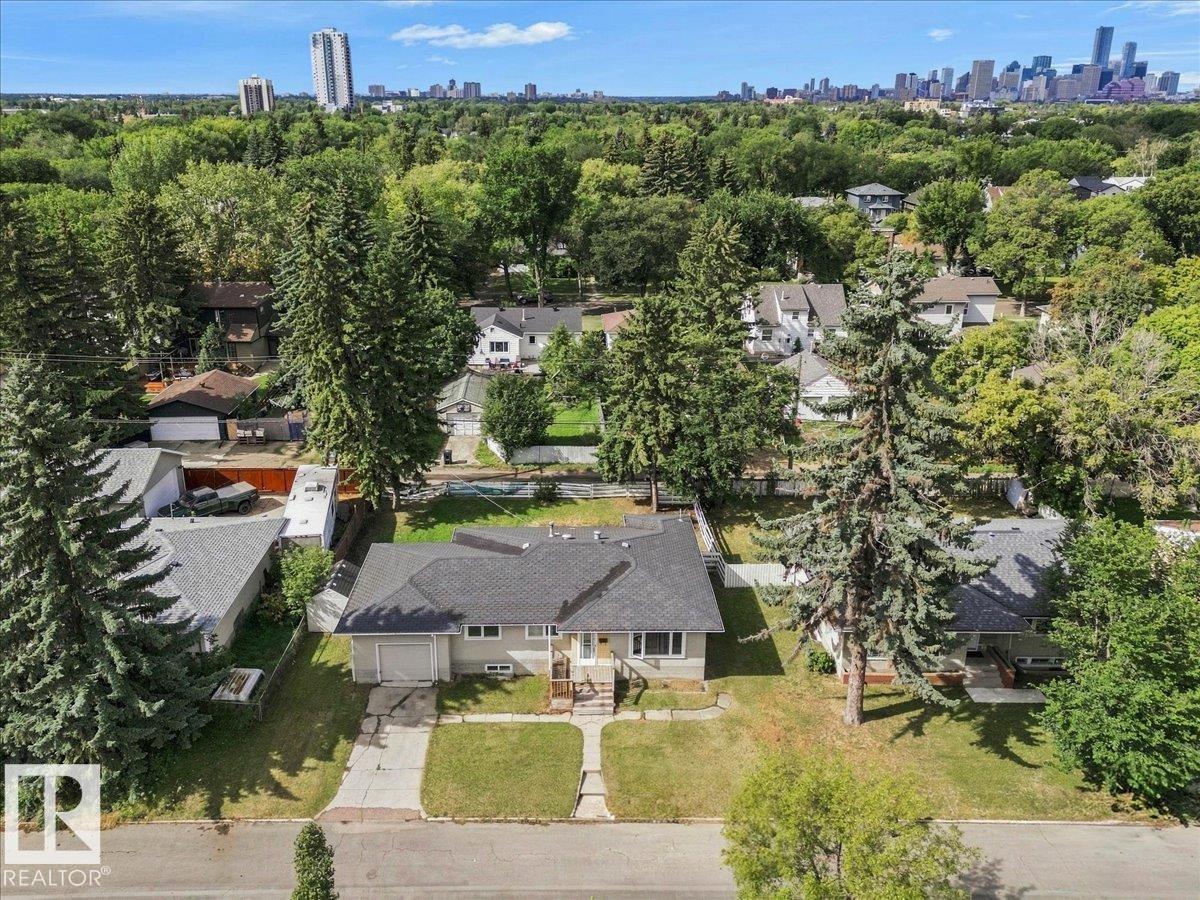 9228 75 ST NW, Edmonton, Alberta, T6C2H4