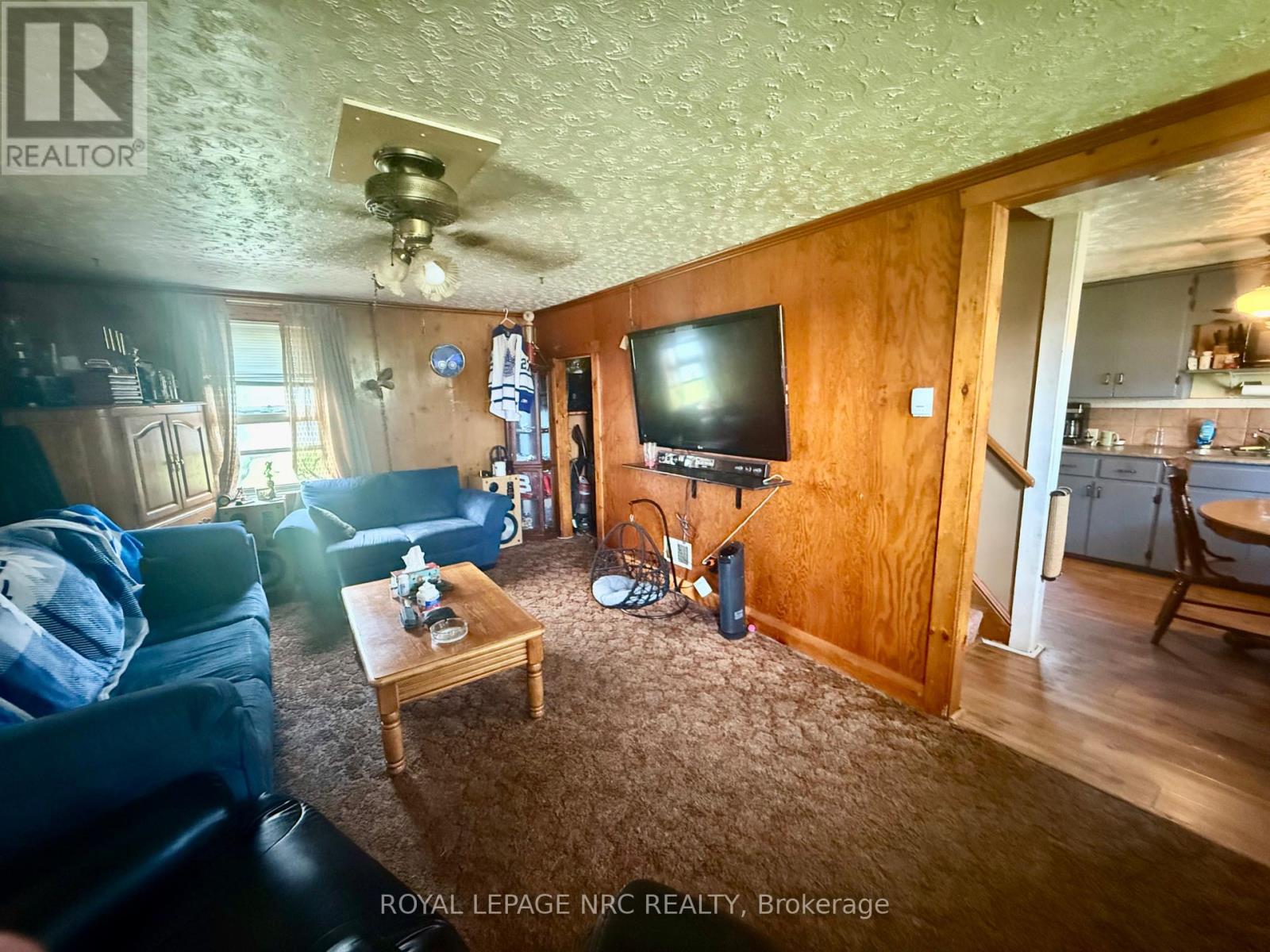 735 MAIN STREET W - 13