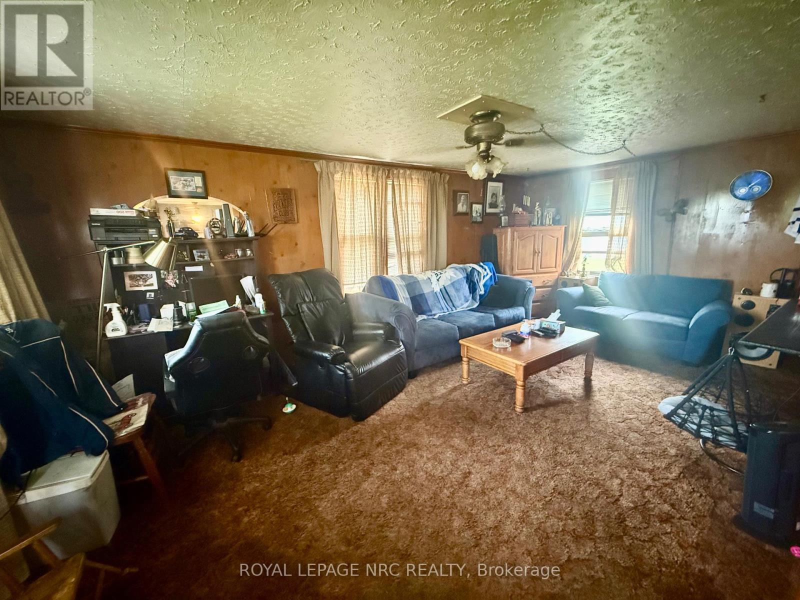 735 MAIN STREET W - 14