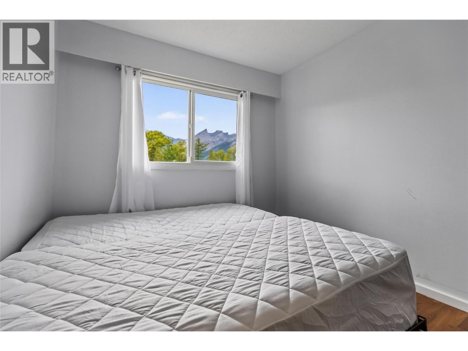 #303 51 Ridgemont Drive - 24