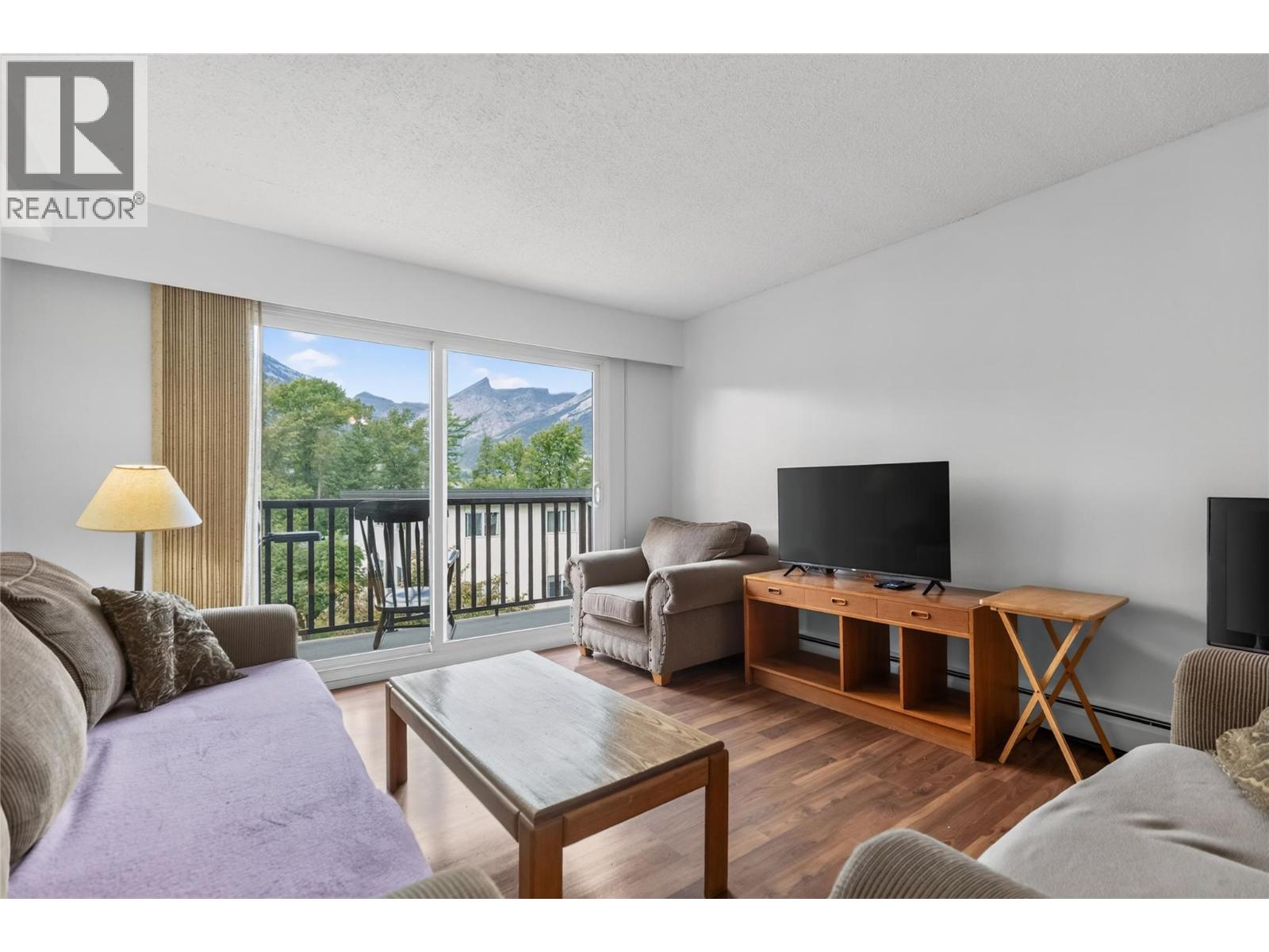 #303 51 Ridgemont Drive - 3