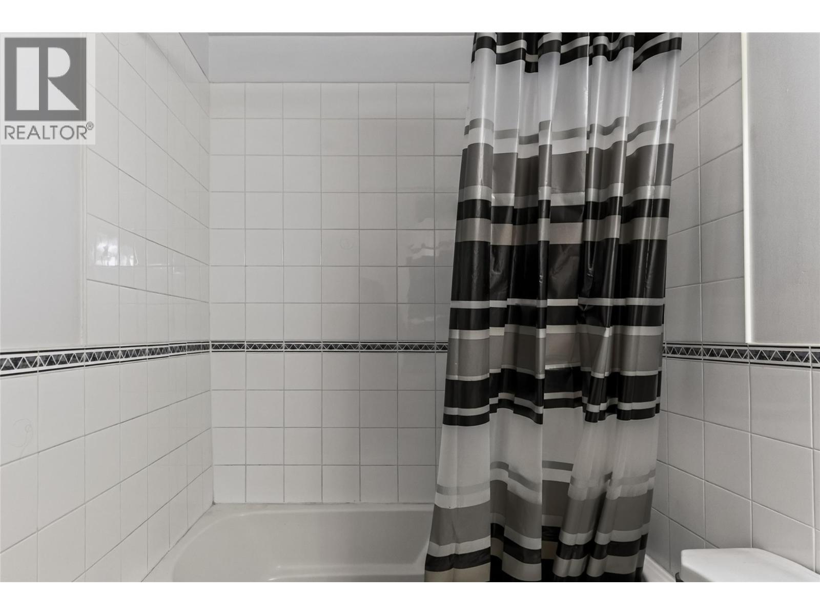 #303 51 Ridgemont Drive - 31