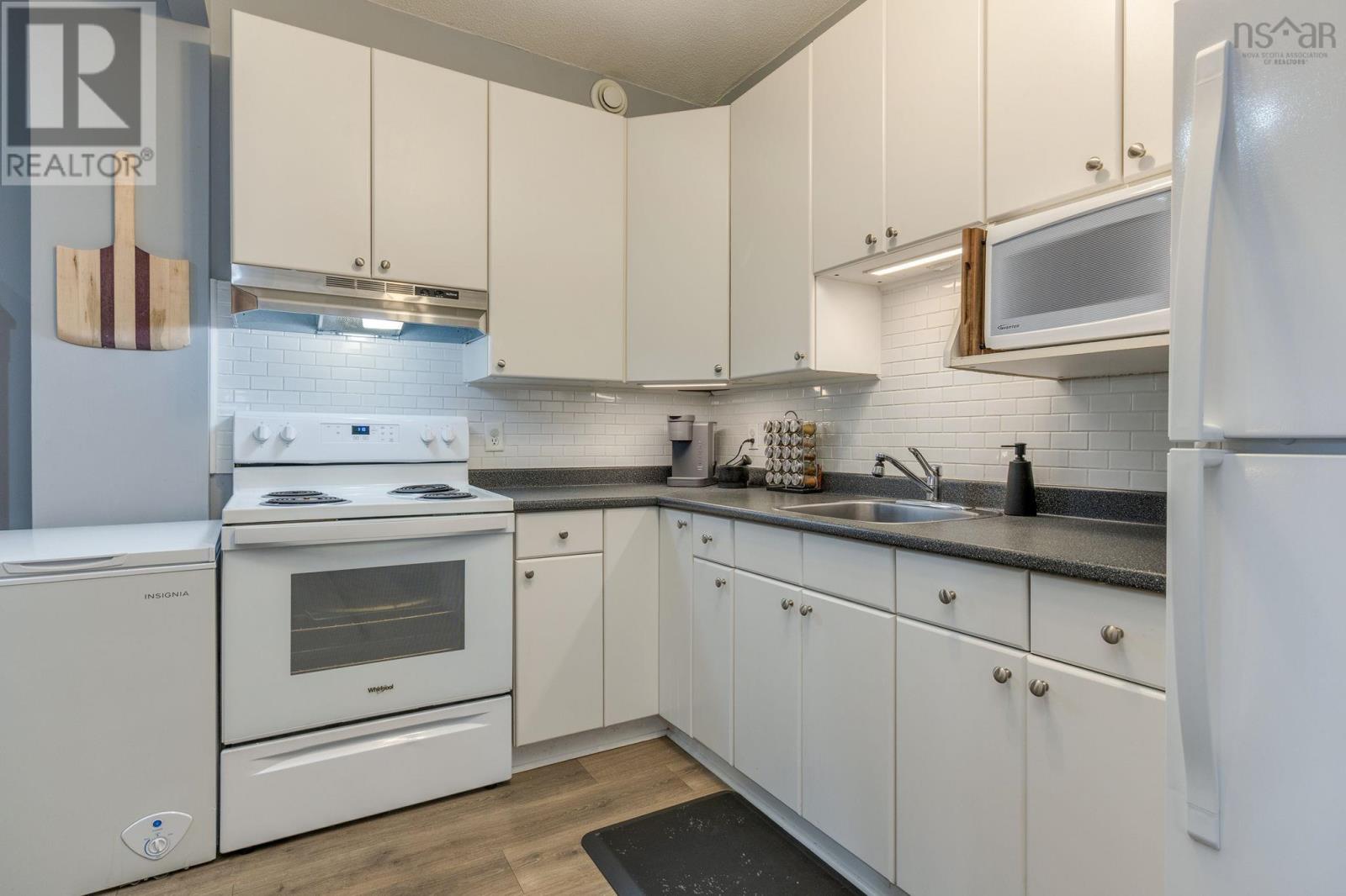 #304 6369 Coburg Road - 4