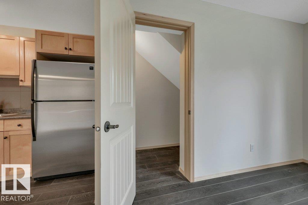 #109 604 62 ST SW - Image 11