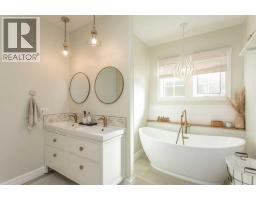 122 Oliver Avenue, Gull Lake, AB T4L2N1 Photo 27