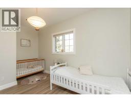 122 Oliver Avenue, Gull Lake, AB T4L2N1 Photo 32