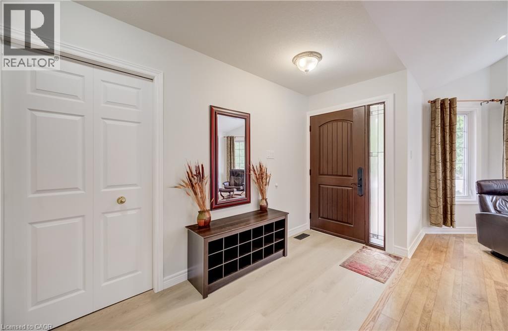 245 FERN Crescent, Waterloo, Ontario, N2V2P9, Waterloo, Ontario — photo 5 of 5