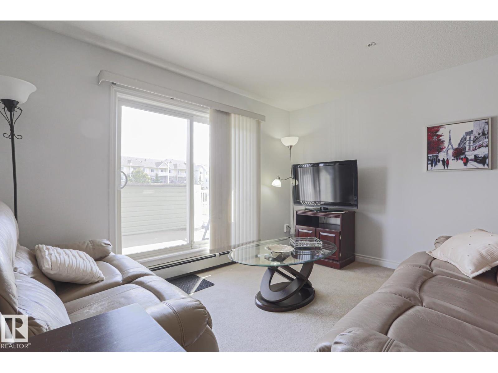 #237 50 WOODSMERE - 18