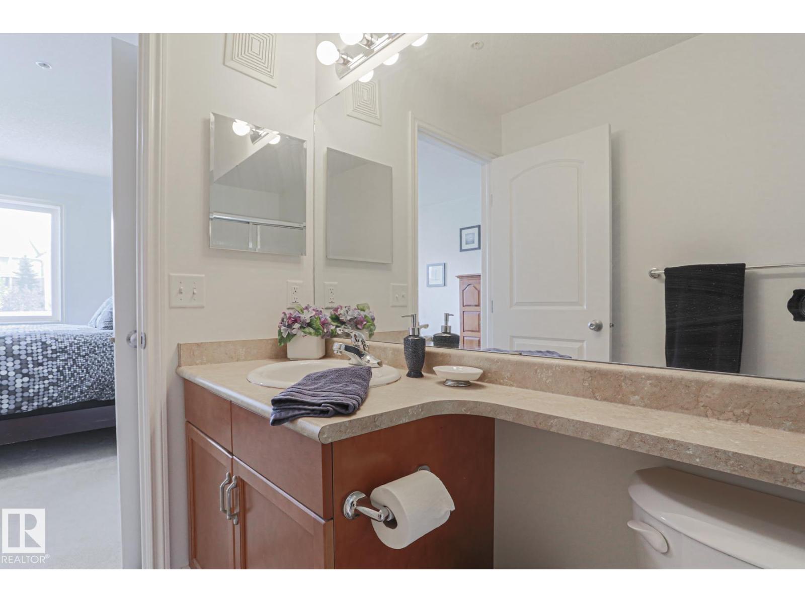 #237 50 WOODSMERE - 24
