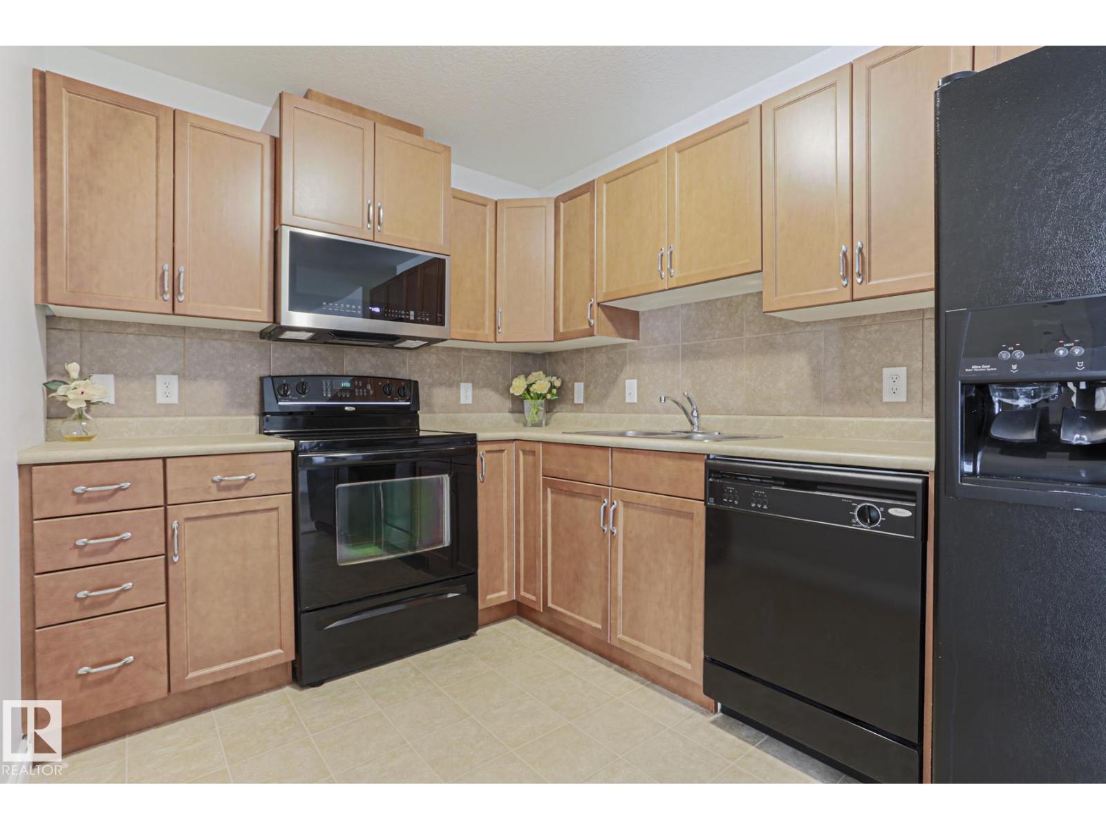 #237 50 WOODSMERE - 4