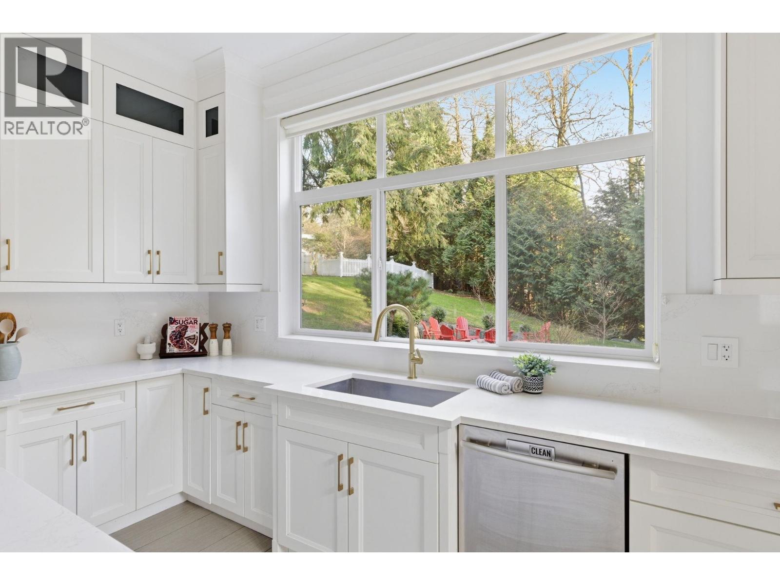 6 Bed, 7 Bath House for Sale in Maple Ridge – 8 12530 241 STREET, Maple Ridge – MLS# R3103954 - Image 12