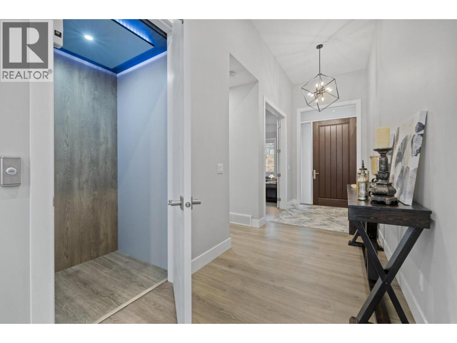  2505 Tallus Heights Drive, West Kelowna
