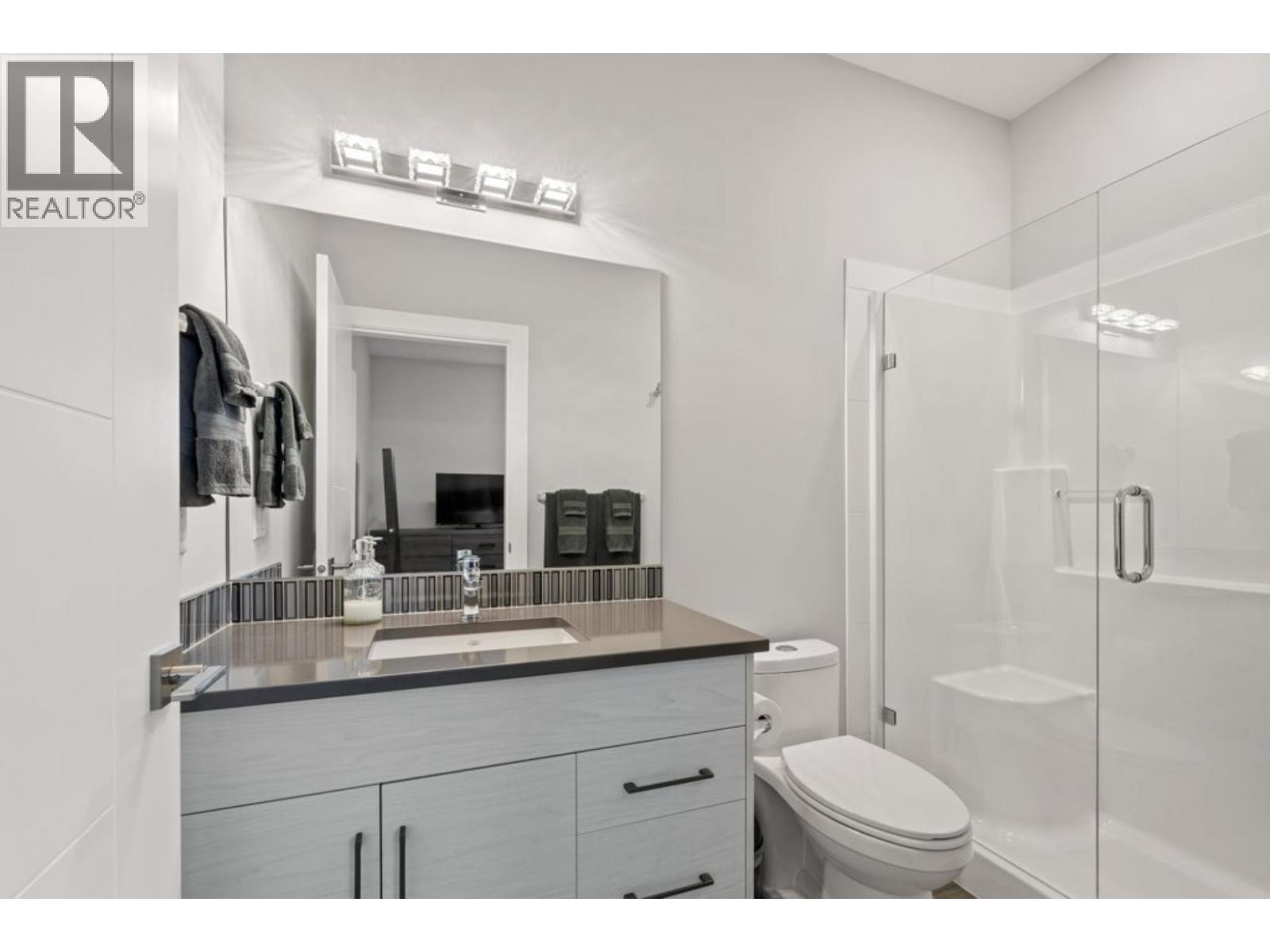  2505 Tallus Heights Drive, West Kelowna