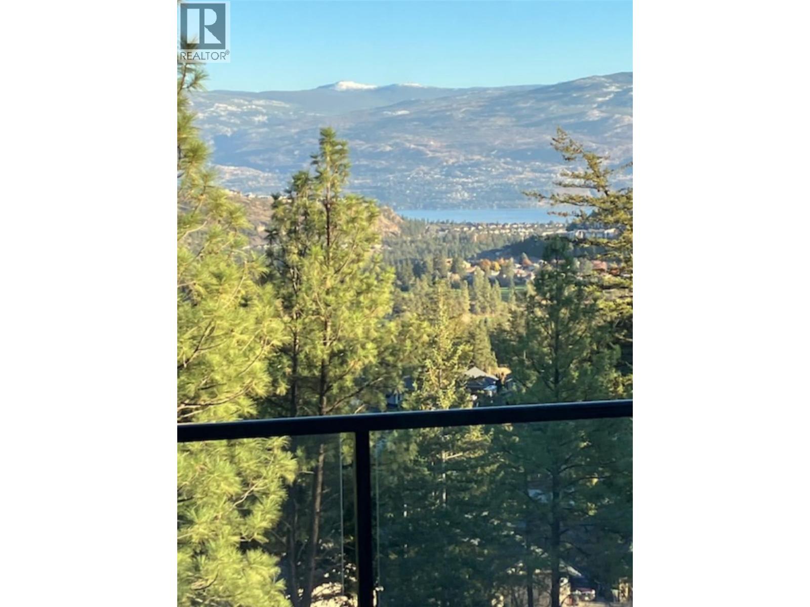  2505 Tallus Heights Drive, West Kelowna