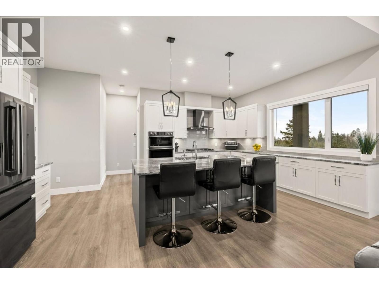 2505 Tallus Heights Drive, West Kelowna