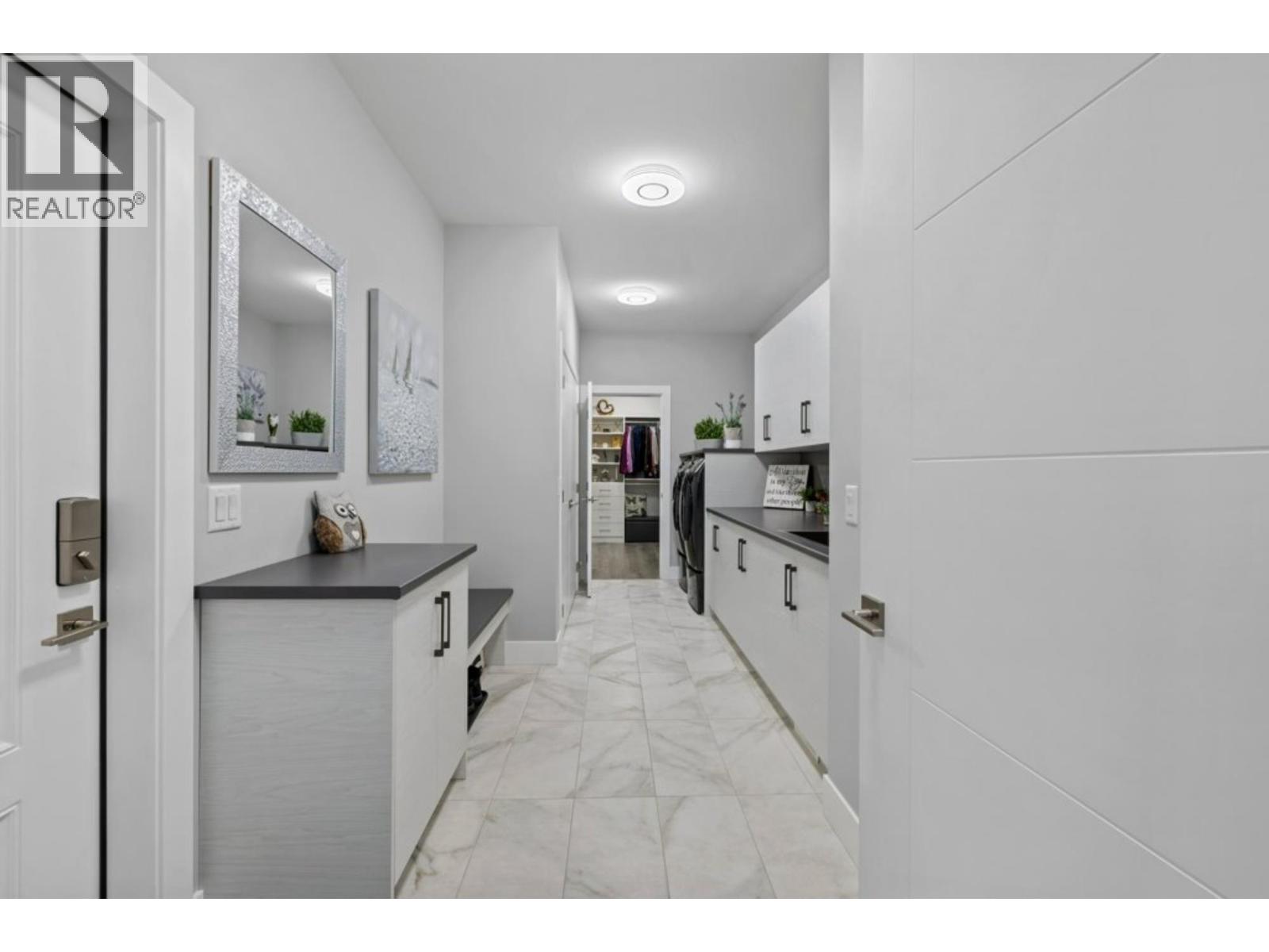  2505 Tallus Heights Drive, West Kelowna
