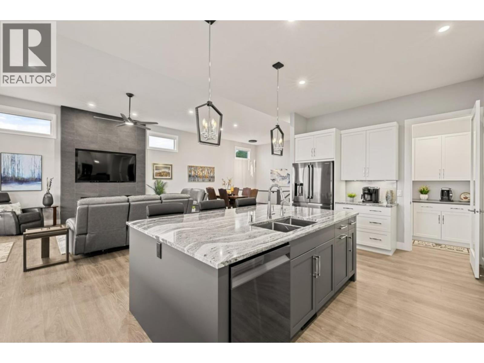  2505 Tallus Heights Drive, West Kelowna