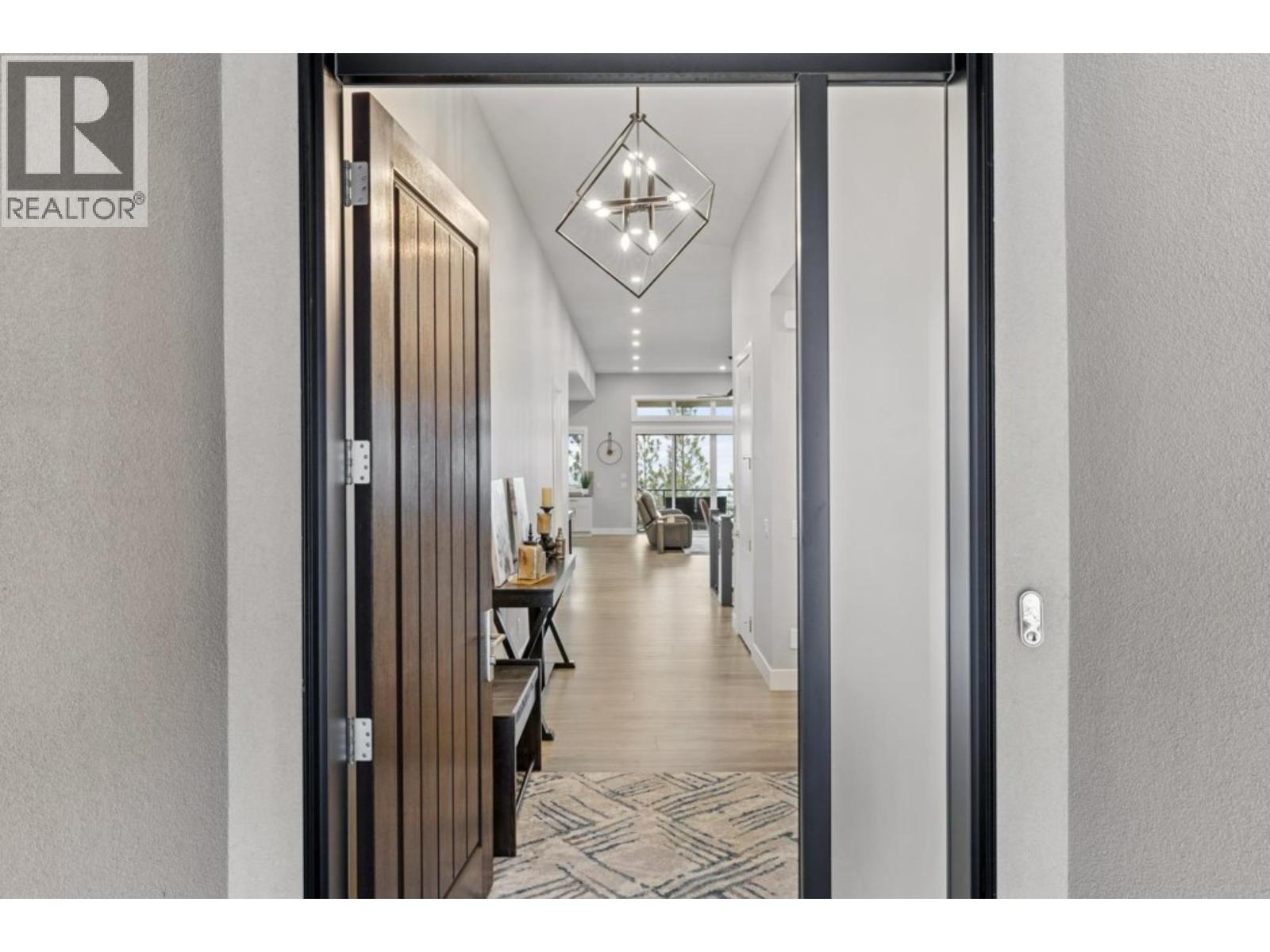  2505 Tallus Heights Drive, West Kelowna
