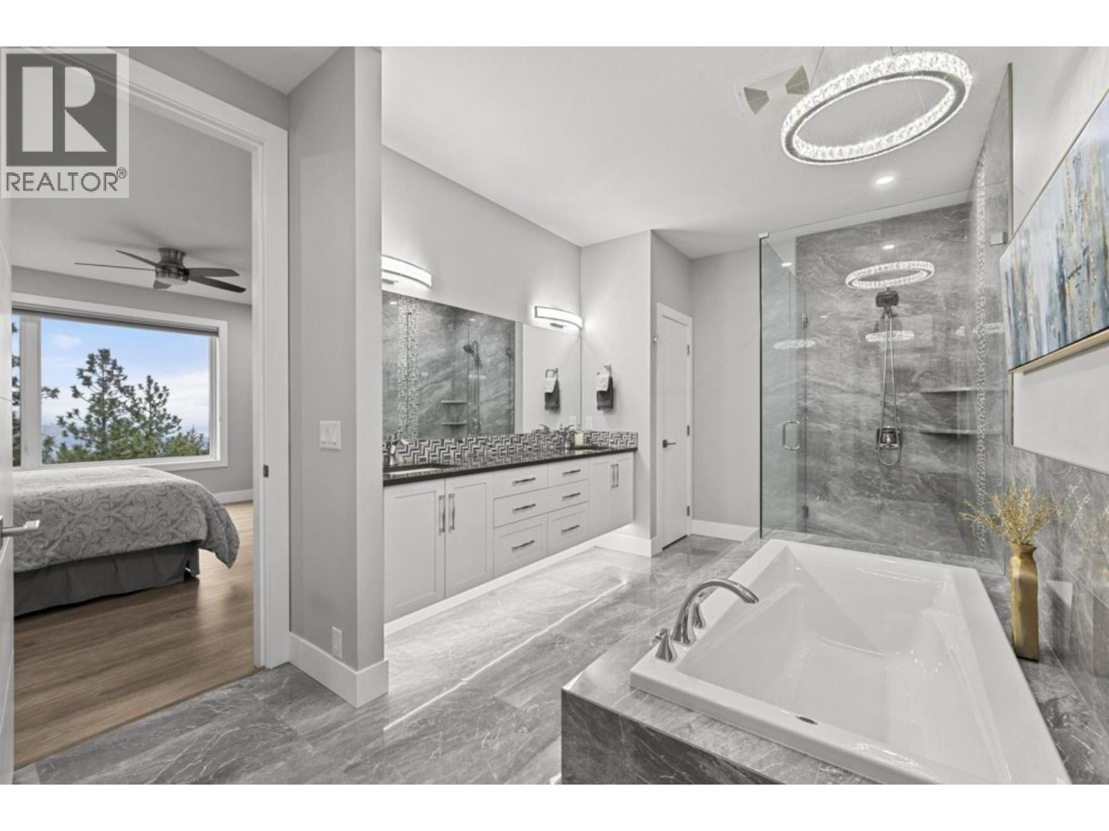  2505 Tallus Heights Drive, West Kelowna