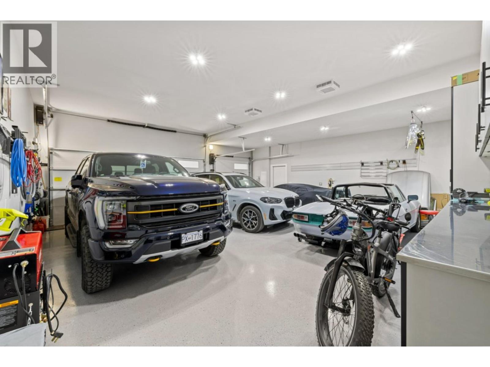  2505 Tallus Heights Drive, West Kelowna
