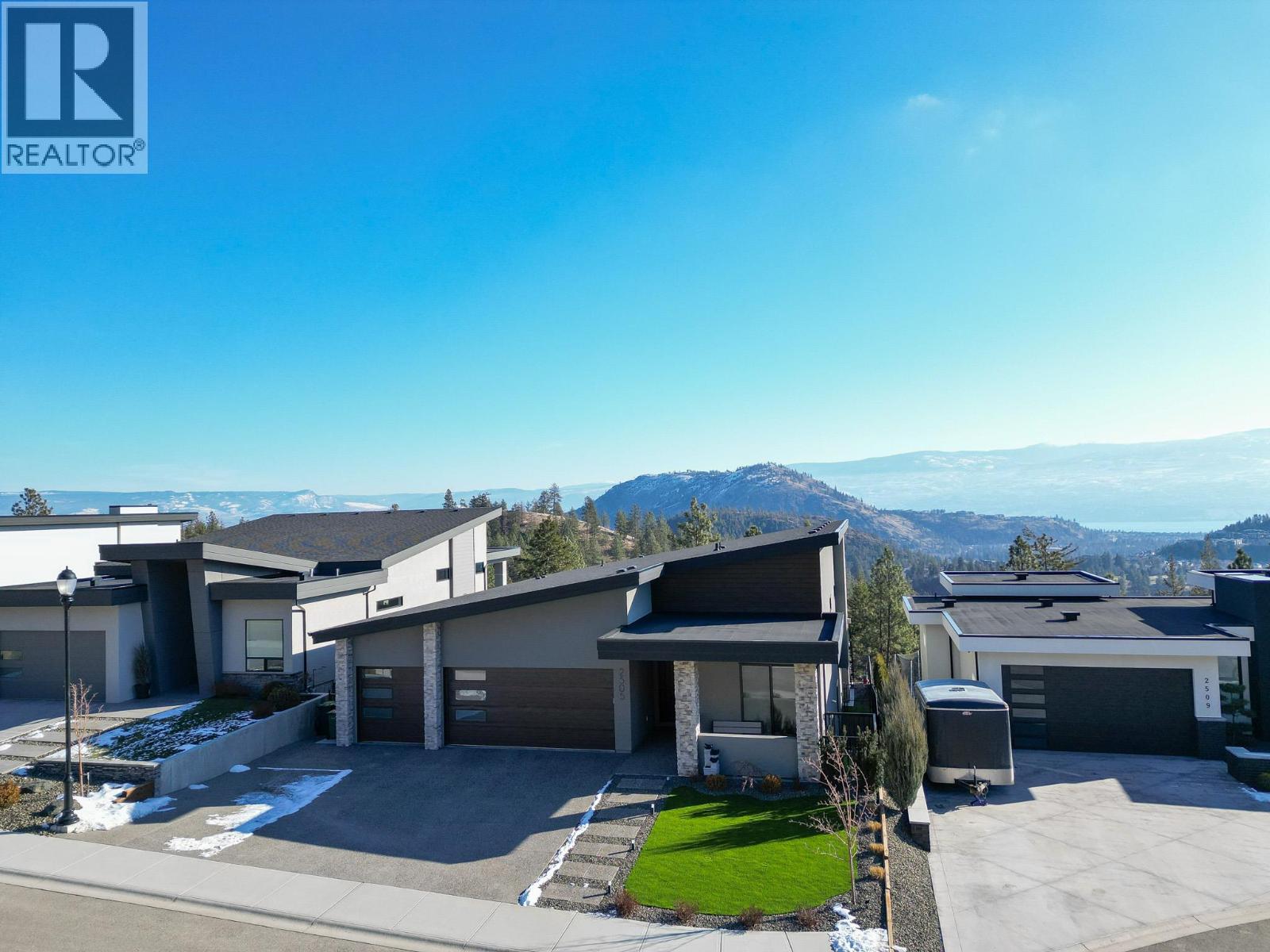  2505 Tallus Heights Drive, West Kelowna