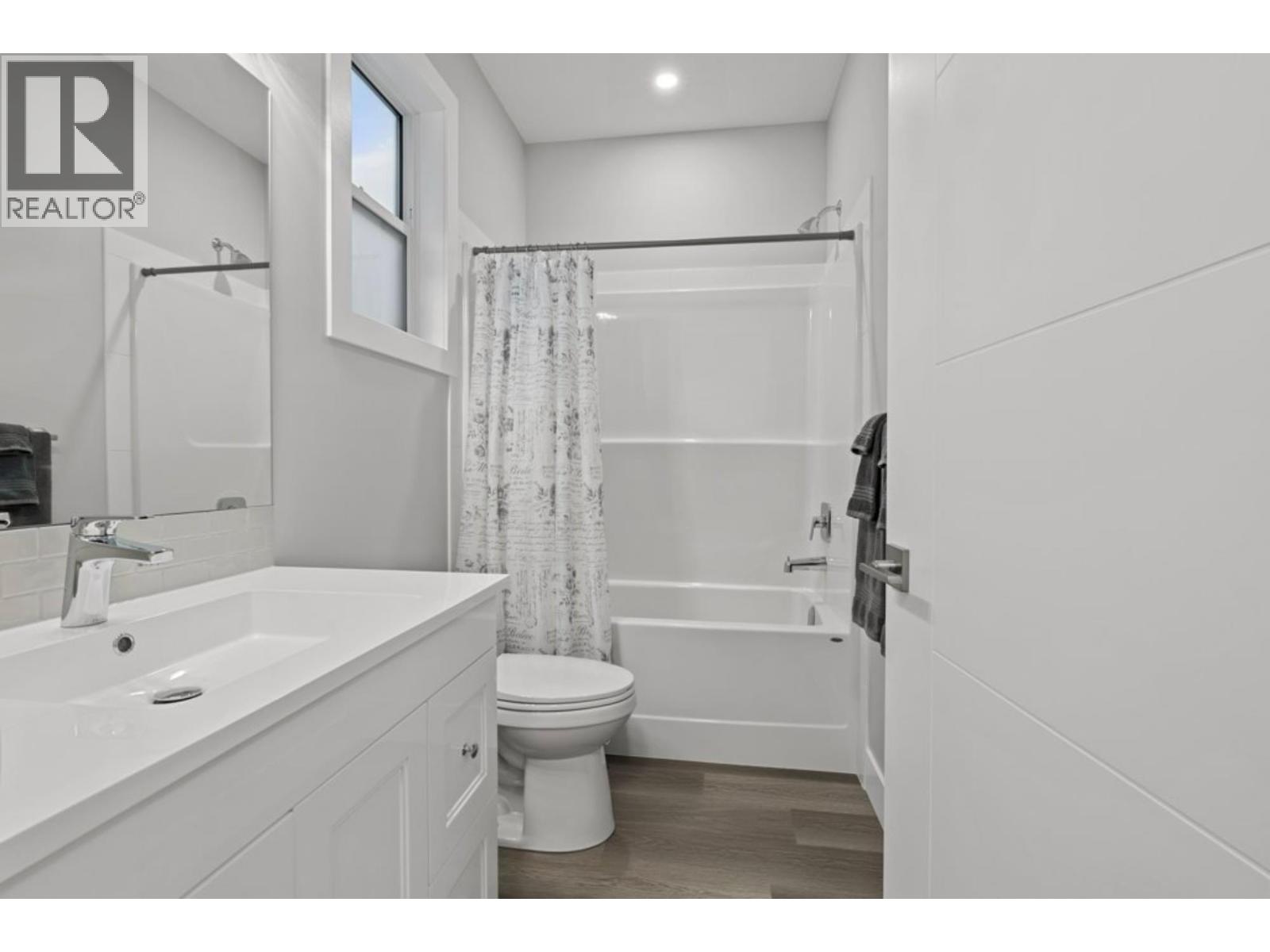  2505 Tallus Heights Drive, West Kelowna