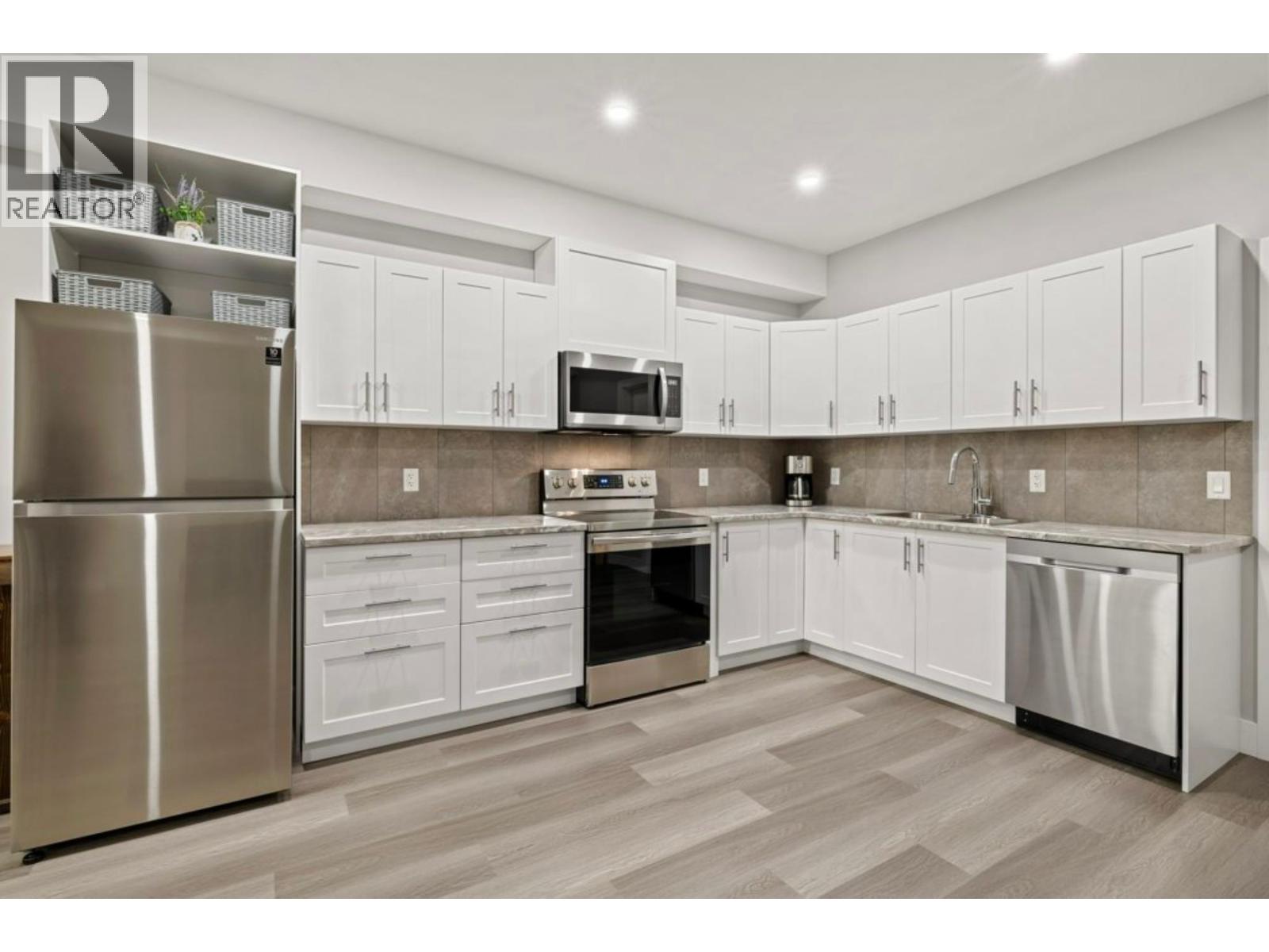  2505 Tallus Heights Drive, West Kelowna