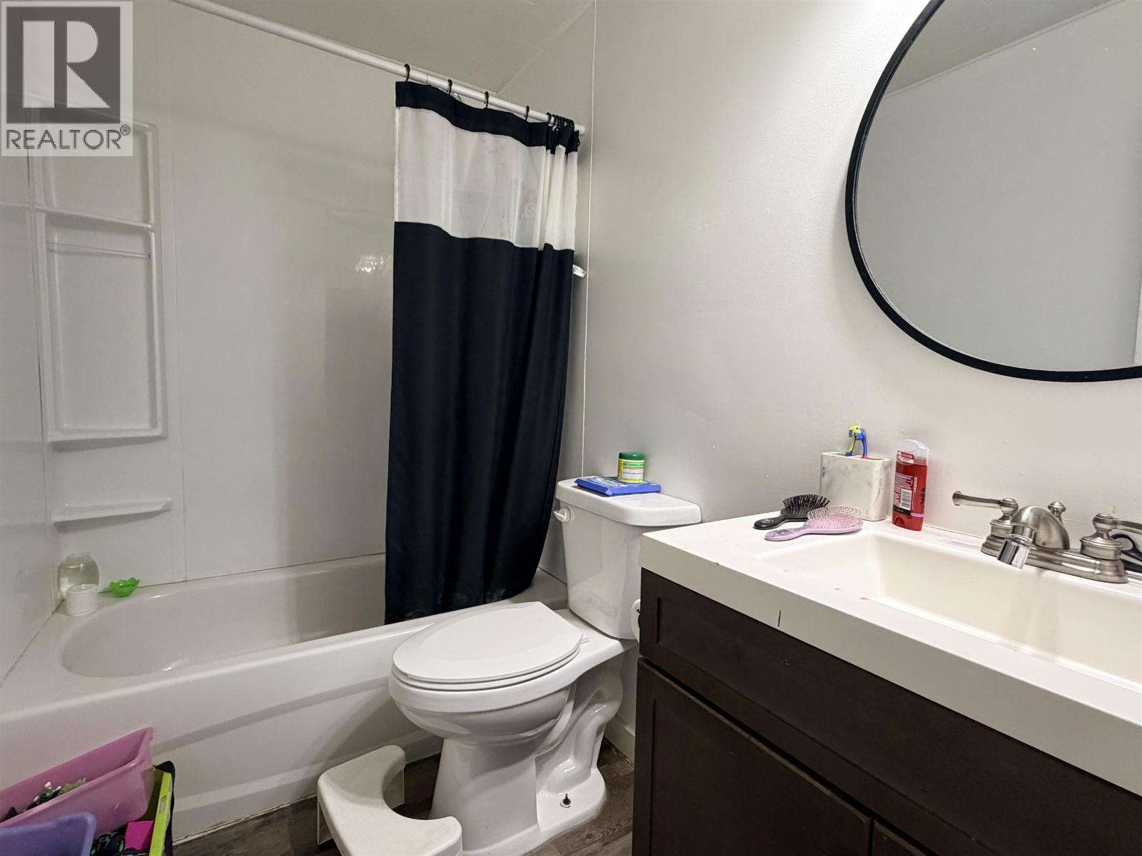904 TOOP ROAD - Image 25