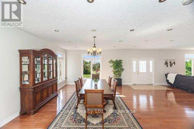 346195 15TH SIDE ROAD - 15
