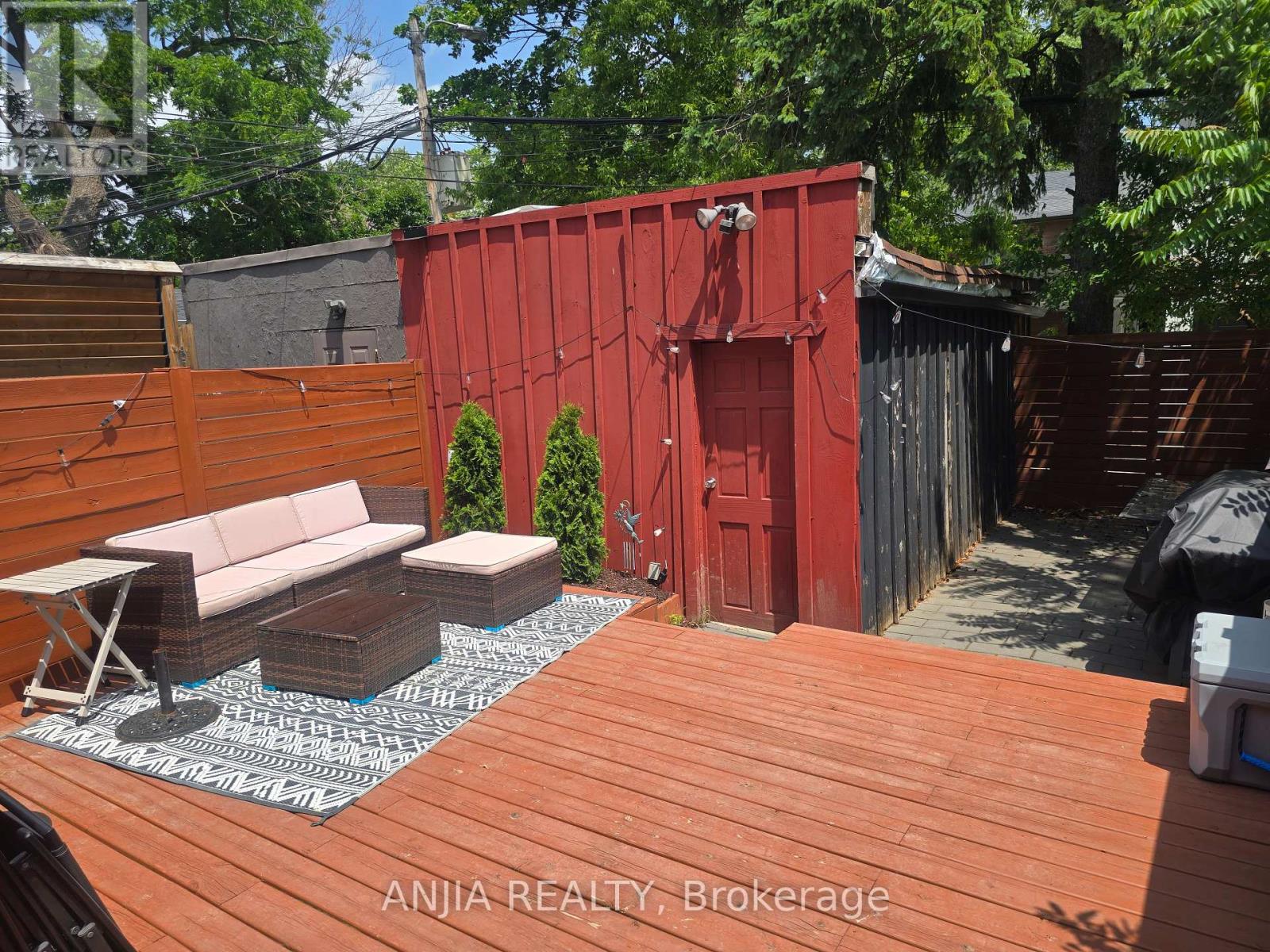 691 GREENWOOD AVENUE - Image 32