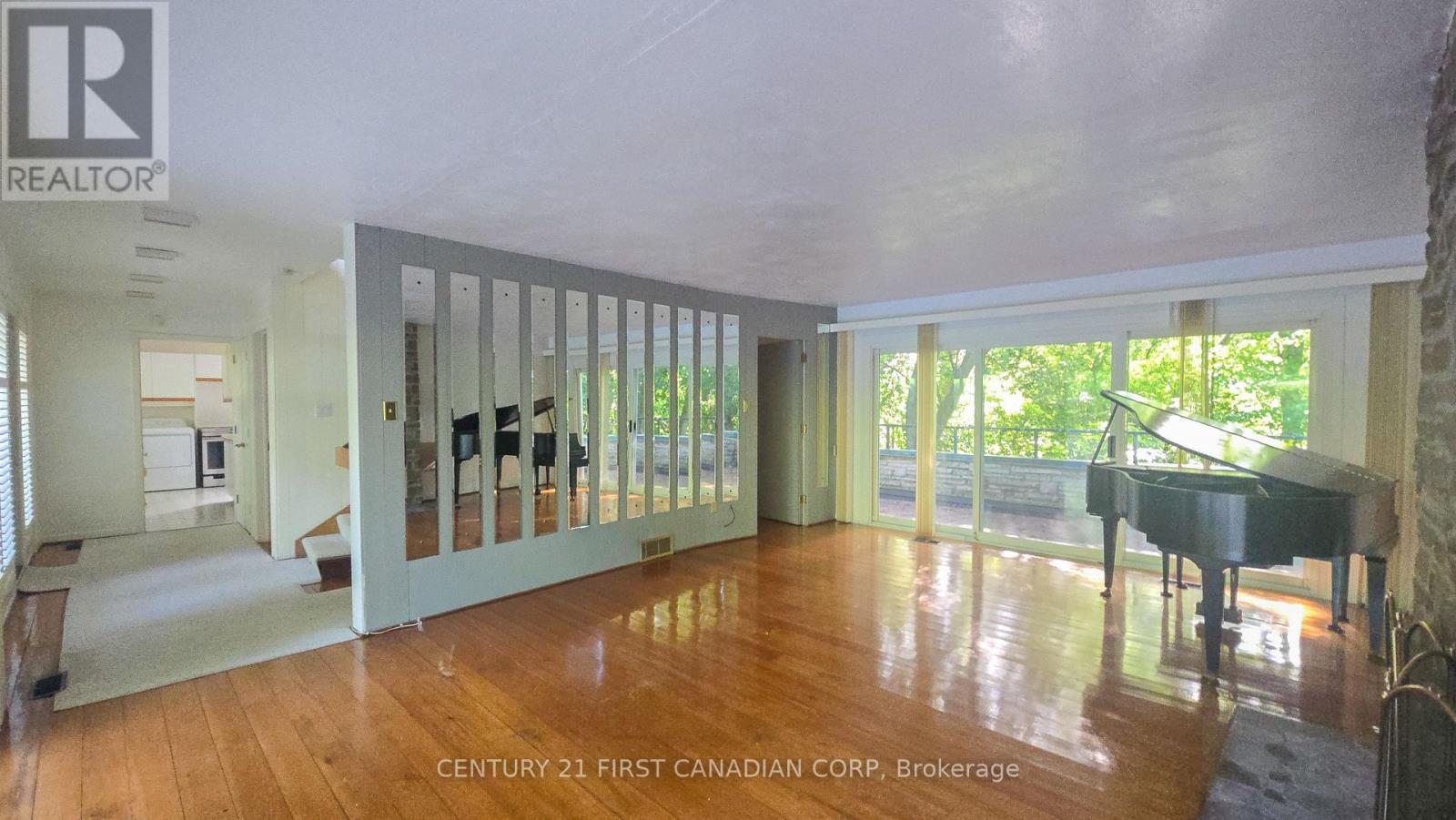 2546 WESTDEL BOURNE - 13