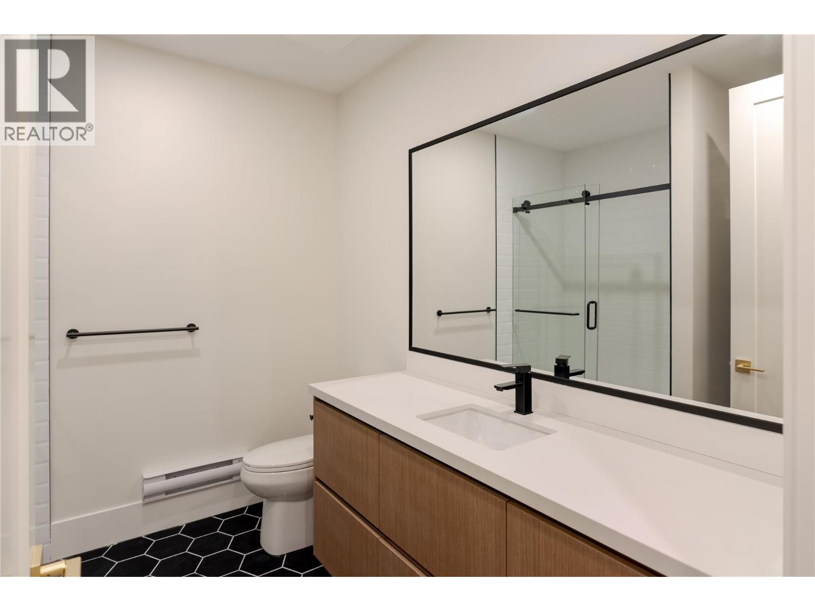 1016 EMSLIE Street - Image 62