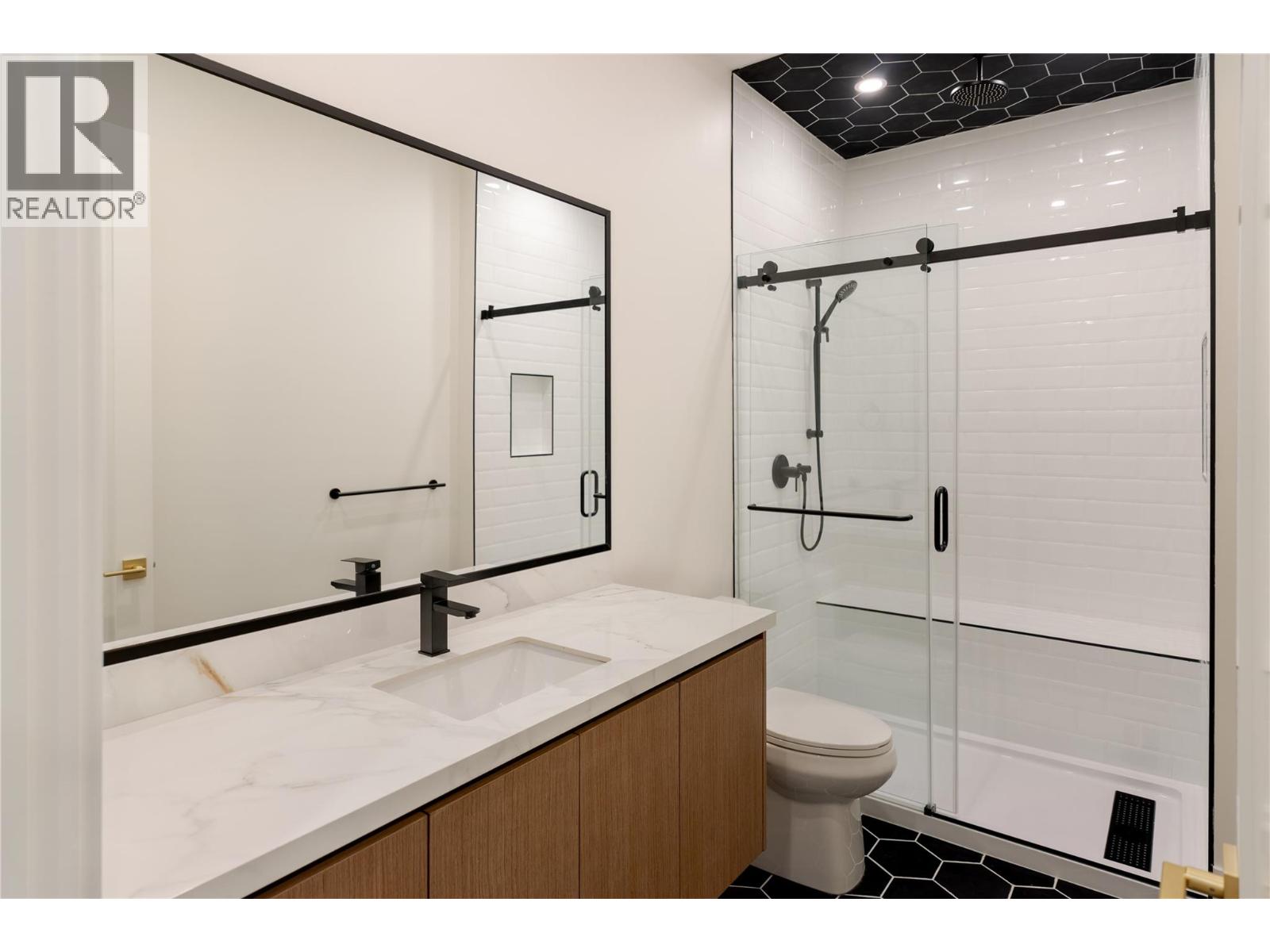 1016 EMSLIE Street - 44
