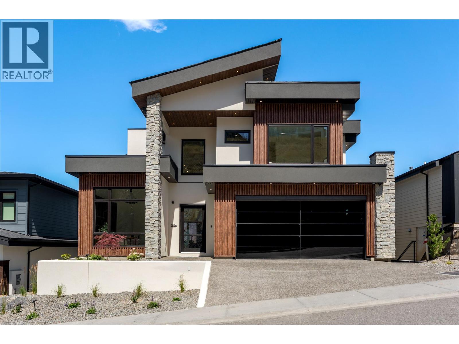 1016 EMSLIE Street - 66