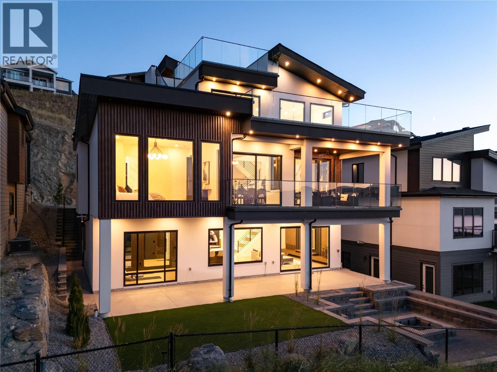 1016 EMSLIE Street - 68