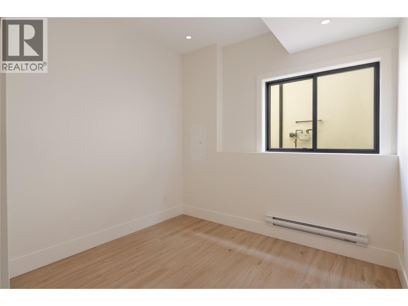 1016 EMSLIE Street - 61
