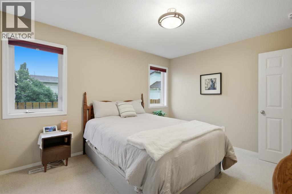 Listing photo – 2, 5211 50 Avenue, Ponoka
