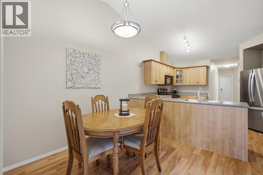 Listing photo – 2, 5211 50 Avenue, Ponoka