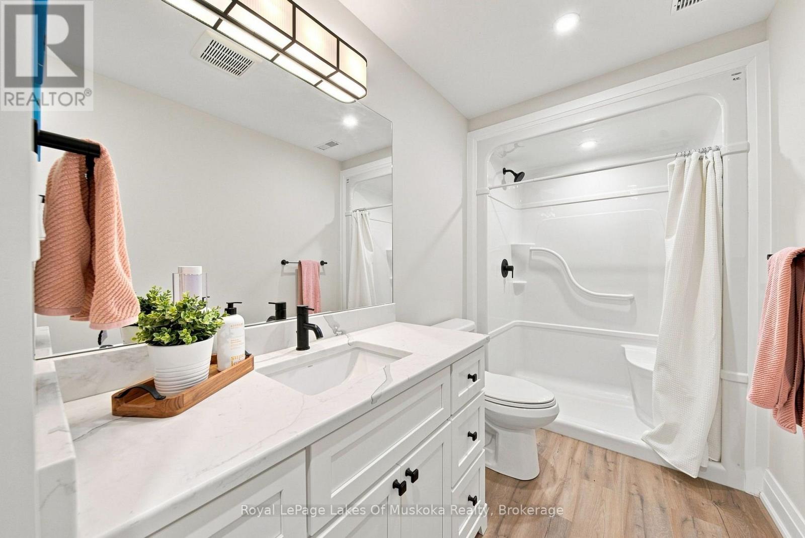 41 MEADOWS AVENUE - Image 34