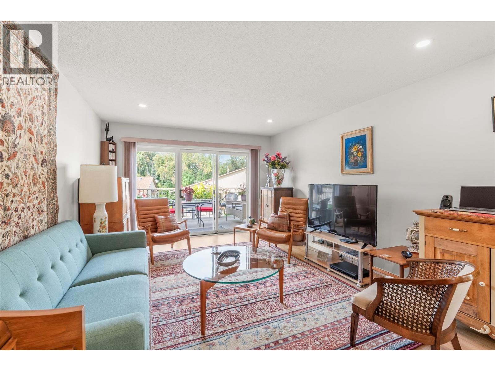 #17 3850 Argyle Avenue - 11