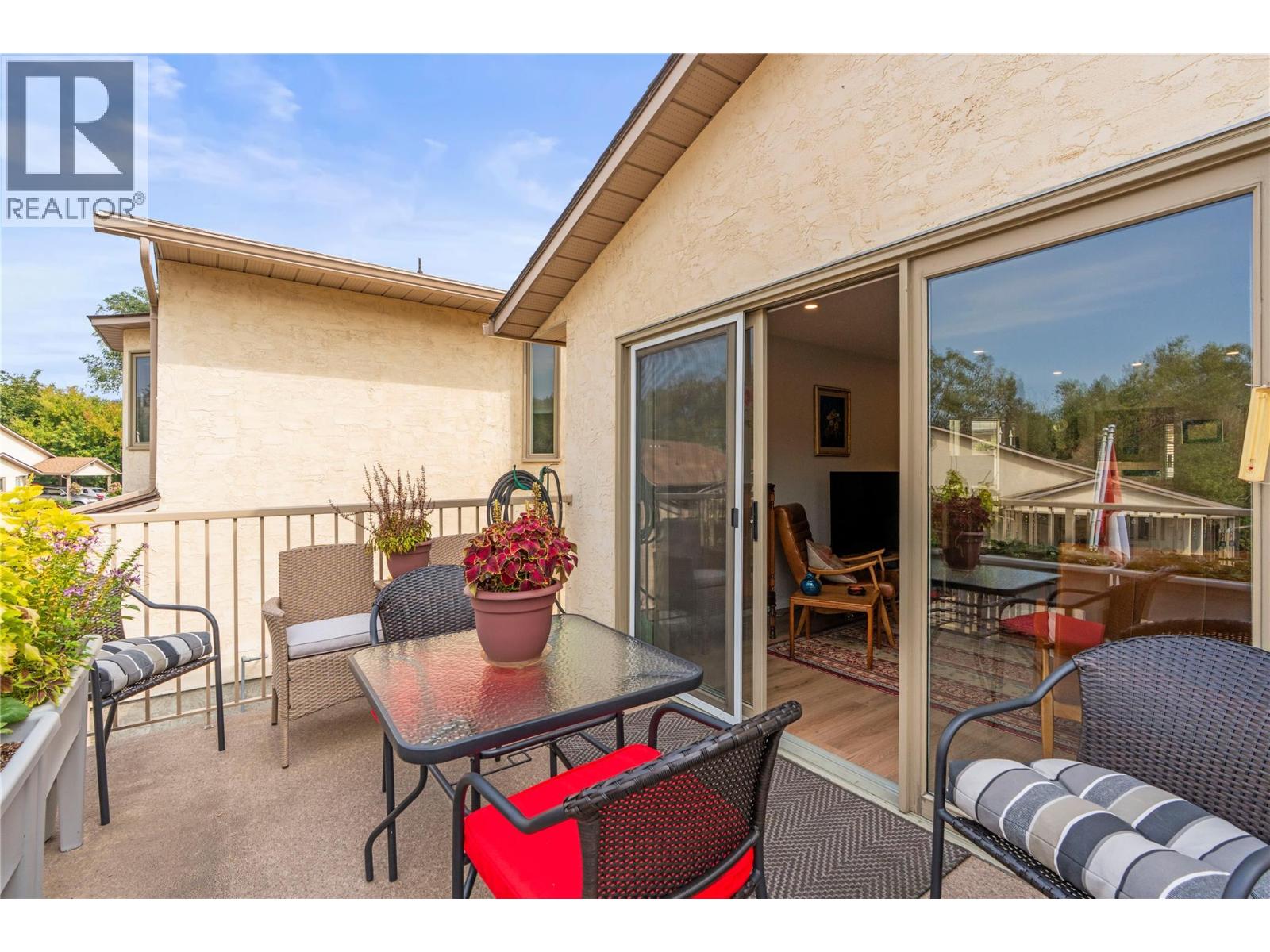 #17 3850 Argyle Avenue - 15