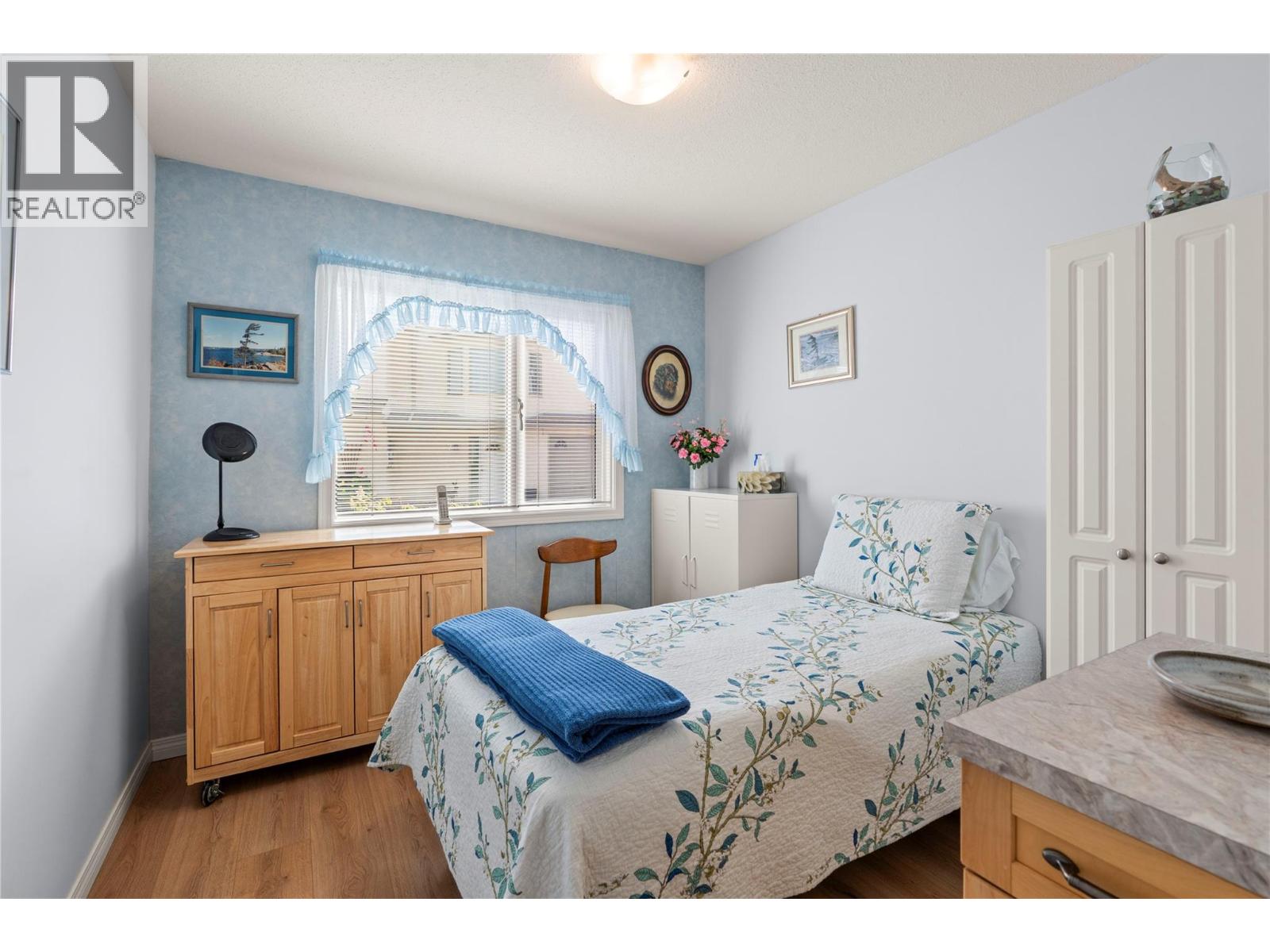 #17 3850 Argyle Avenue - 22