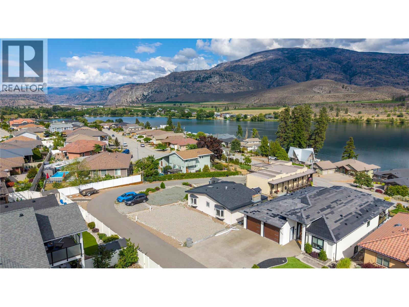 6764 Lakeside Drive, Oliver