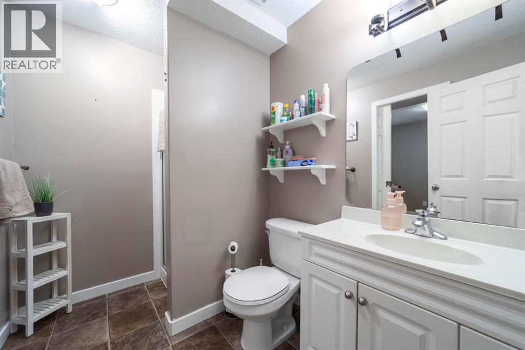 7510 40 Avenue - 24