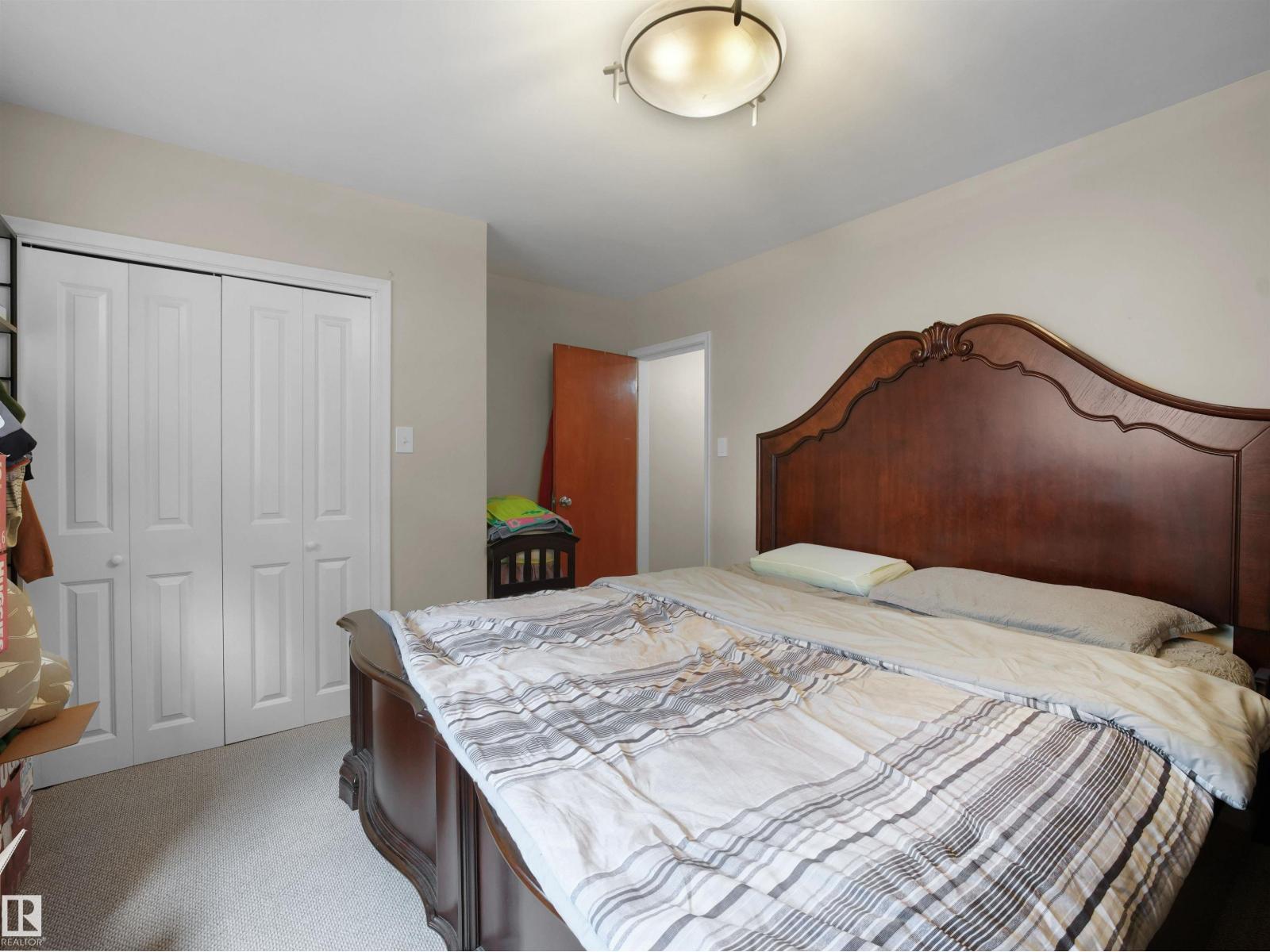 12002 48 ST NW - 12