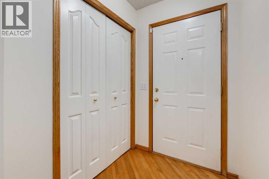 59 MT ABERDEEN Manor Southeast, Calgary, Alberta, T2Z3N8, Calgary, Alberta — photo 2 of 5